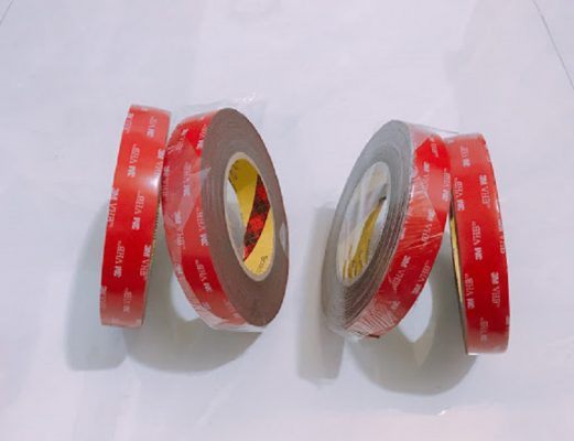 sử dụng băng dính 2 mặt